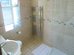 Front Twin Bed En Suite